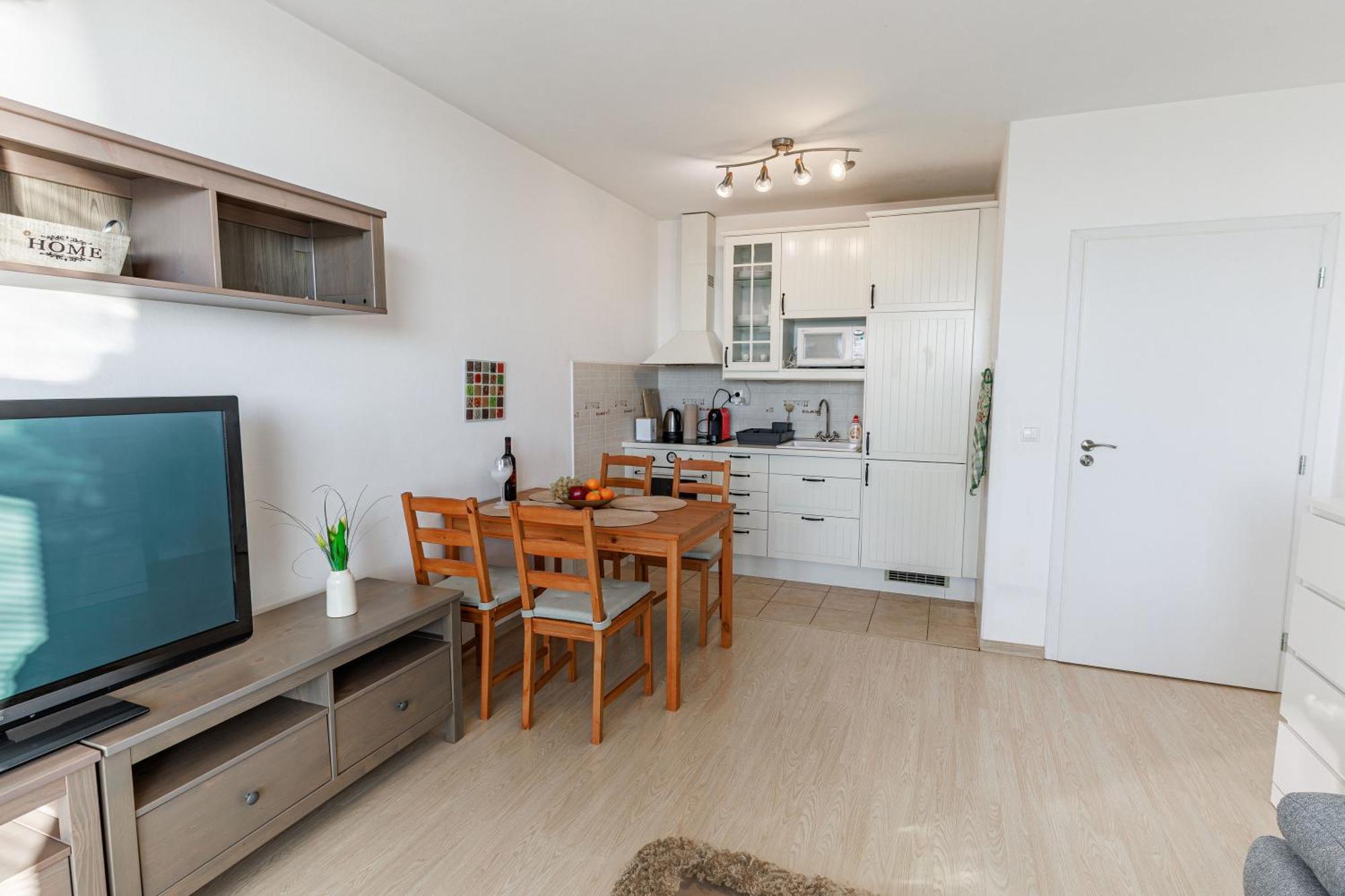 Sunny Apartment With Amazing Terrace On The 13Th Floor Near City Center Bratislava Exterior foto