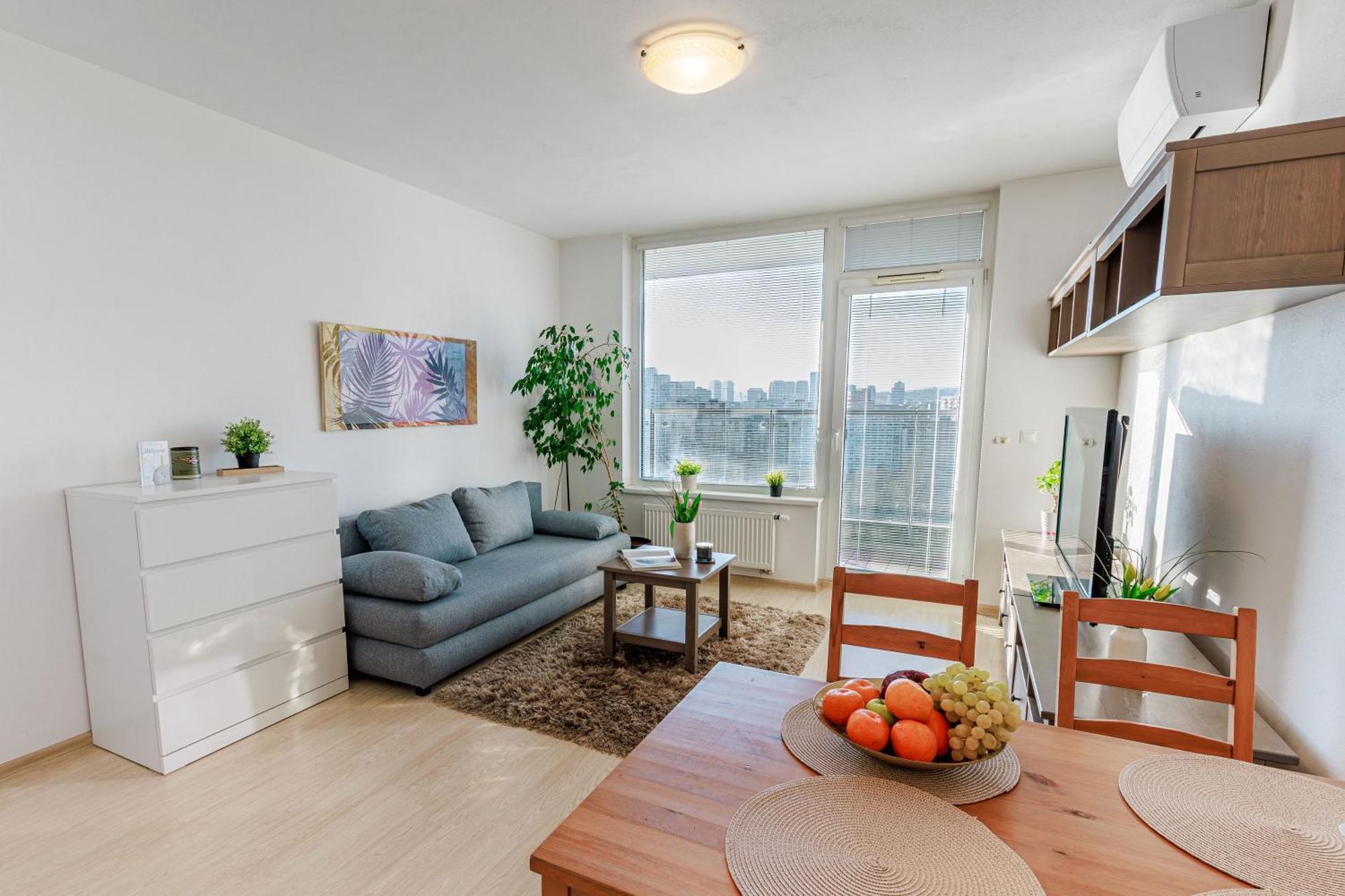Sunny Apartment With Amazing Terrace On The 13Th Floor Near City Center Bratislava Exterior foto